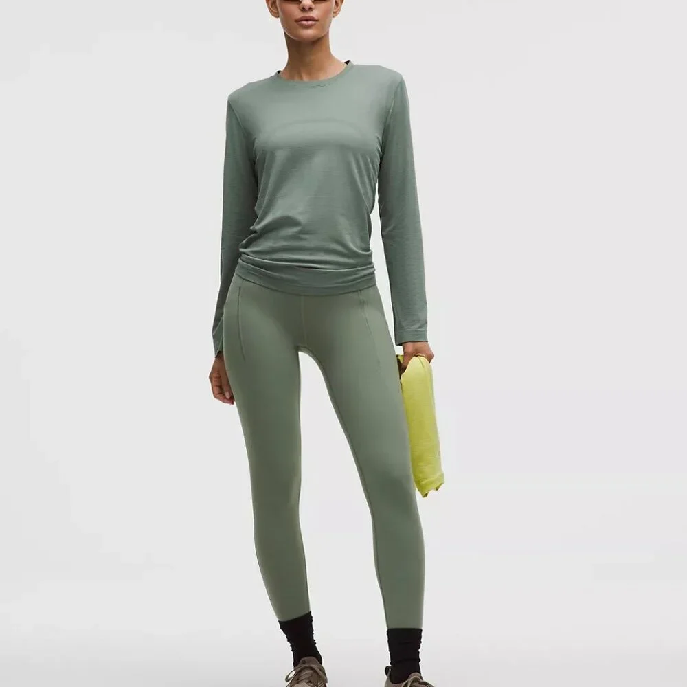 BRAND NEW IN PACKAGE Swiftly Relaxed Long-Sleeve Shirt Hip Length Updated Fit - Picture 2 of 2